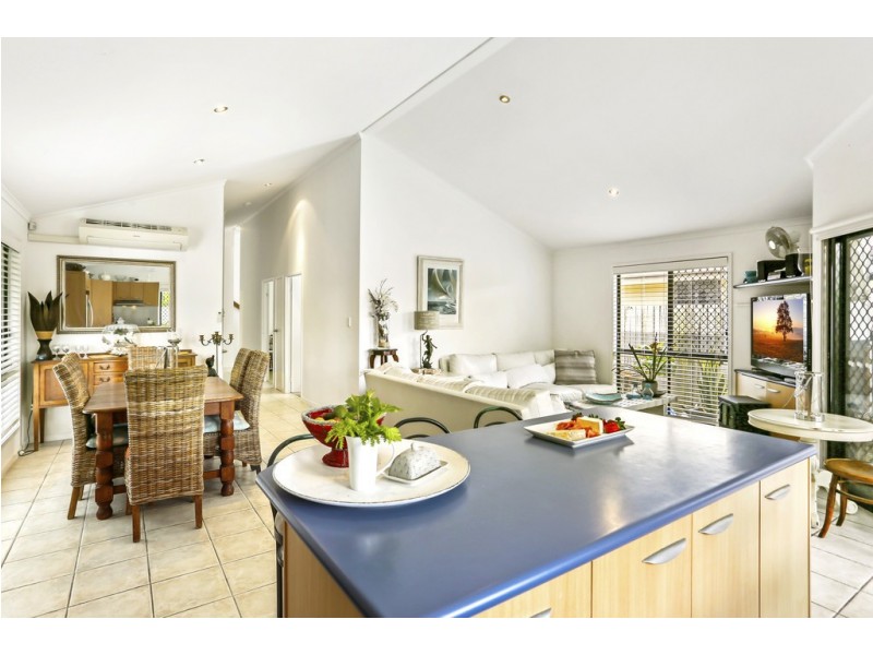 15 Santorini Court, Kawana Island QLD 4575