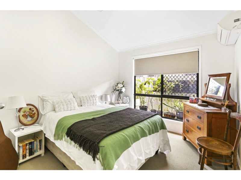 15 Santorini Court, Kawana Island QLD 4575