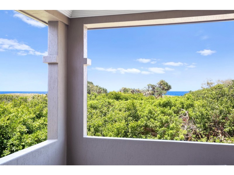 17 Oceanic Drive, Warana QLD 4575