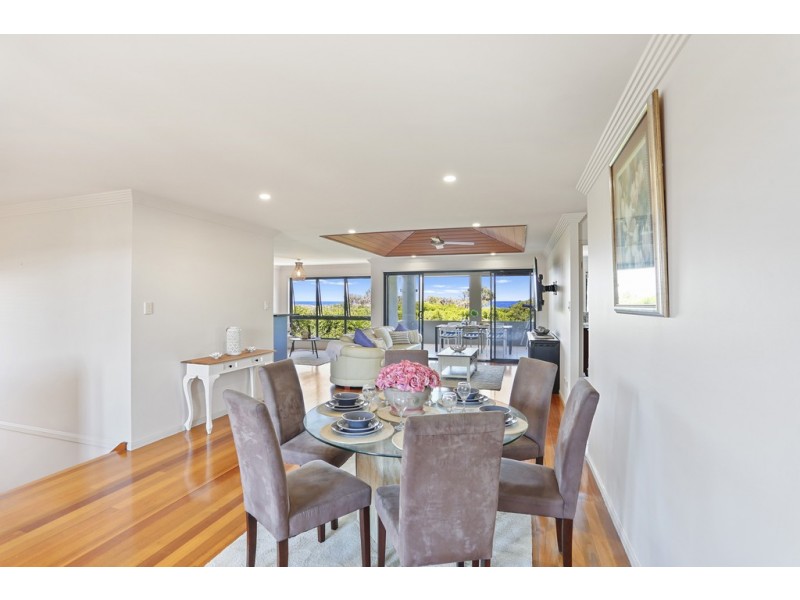 17 Oceanic Drive, Warana QLD 4575