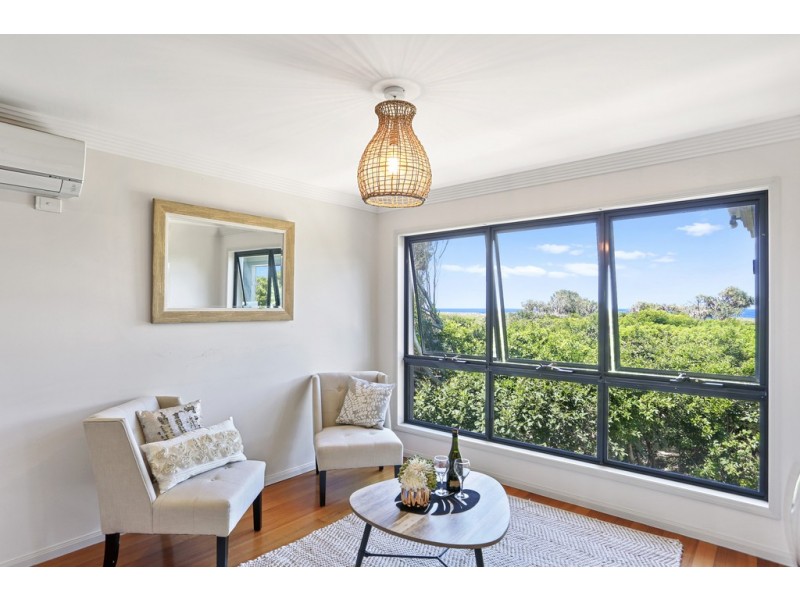 17 Oceanic Drive, Warana QLD 4575