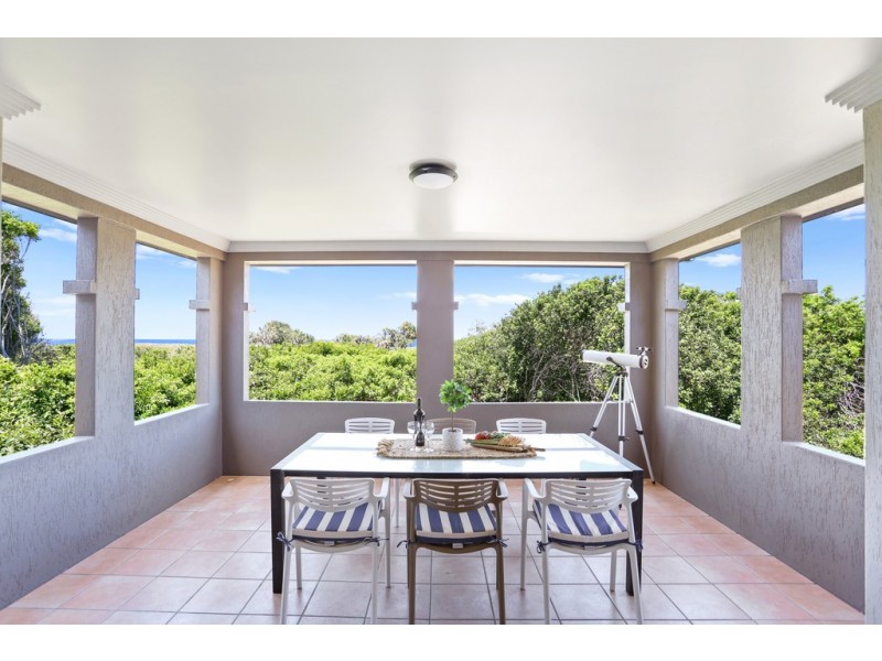 17 Oceanic Drive, Warana QLD 4575