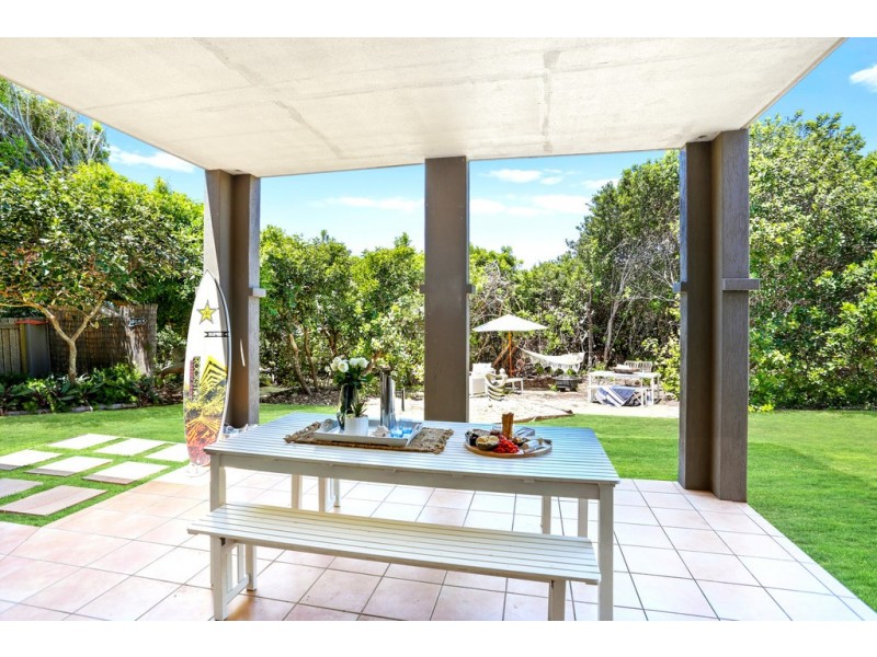 17 Oceanic Drive, Warana QLD 4575