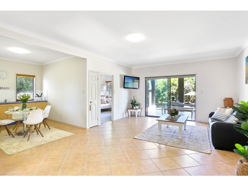 17 Oceanic Drive, Warana QLD 4575