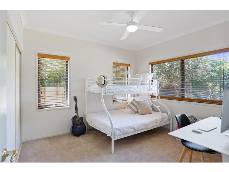 17 Oceanic Drive, Warana QLD 4575