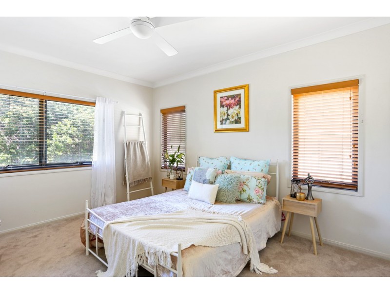 17 Oceanic Drive, Warana QLD 4575