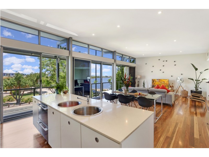 61 The Decks, Wurtulla QLD 4575