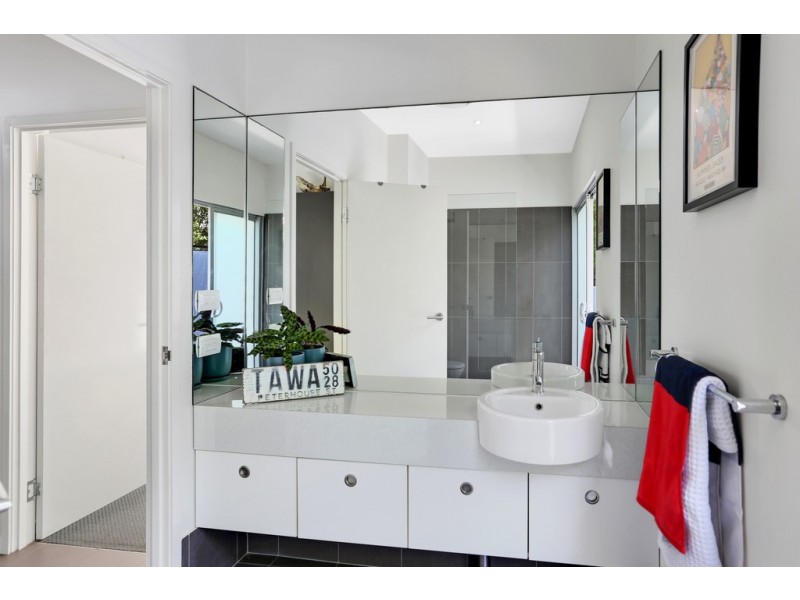 61 The Decks, Wurtulla QLD 4575