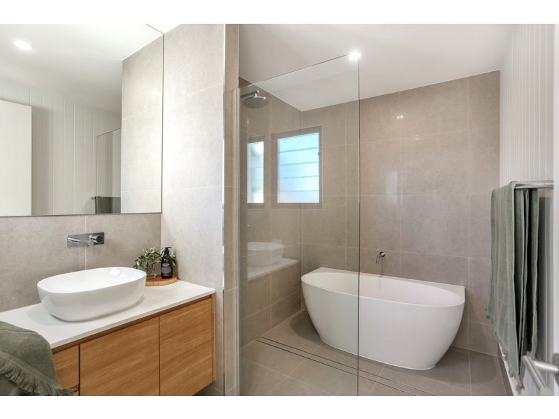 16 Offshore Street, Bokarina QLD 4575