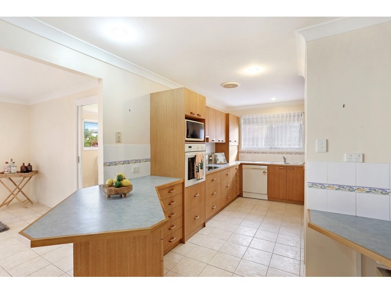 16 Barellan Avenue, Buddina QLD 4575