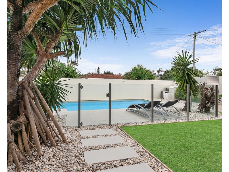 10 Bareena Place, Warana QLD 4575