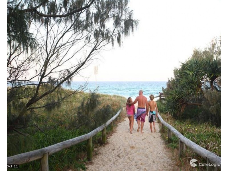 10 Bareena Place, Warana QLD 4575