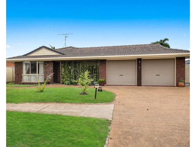 7 Kensington Drive, Minyama QLD 4575