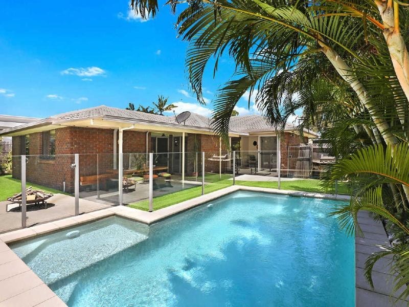 3 Uringa Street, Warana QLD 4575