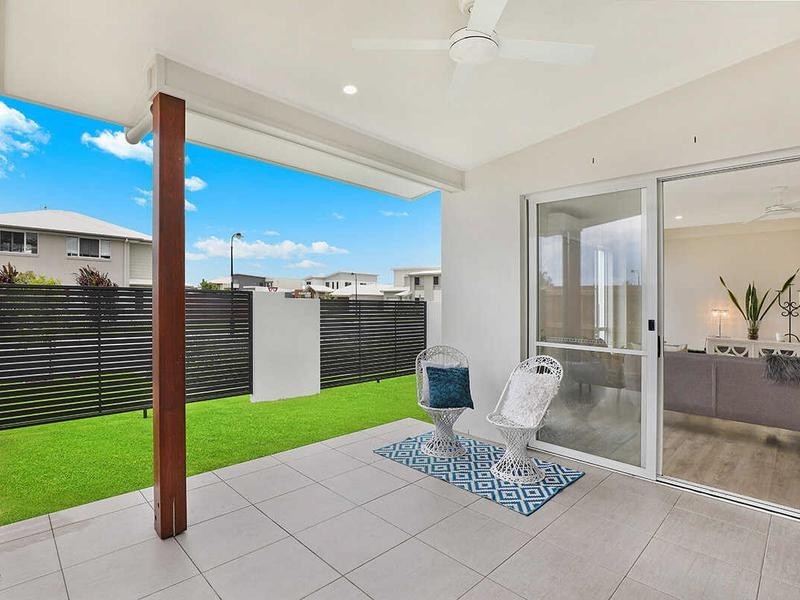 2 Hideaway Street, Birtinya QLD 4575