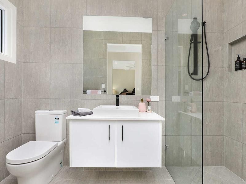 2 Hideaway Street, Birtinya QLD 4575