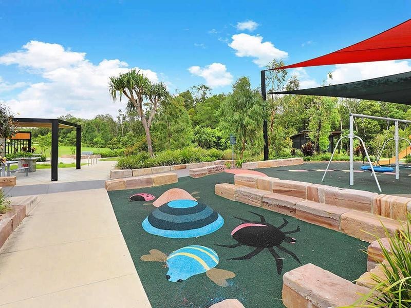 2 Hideaway Street, Birtinya QLD 4575