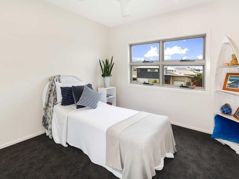 6 Anchorage Drive, Birtinya QLD 4575