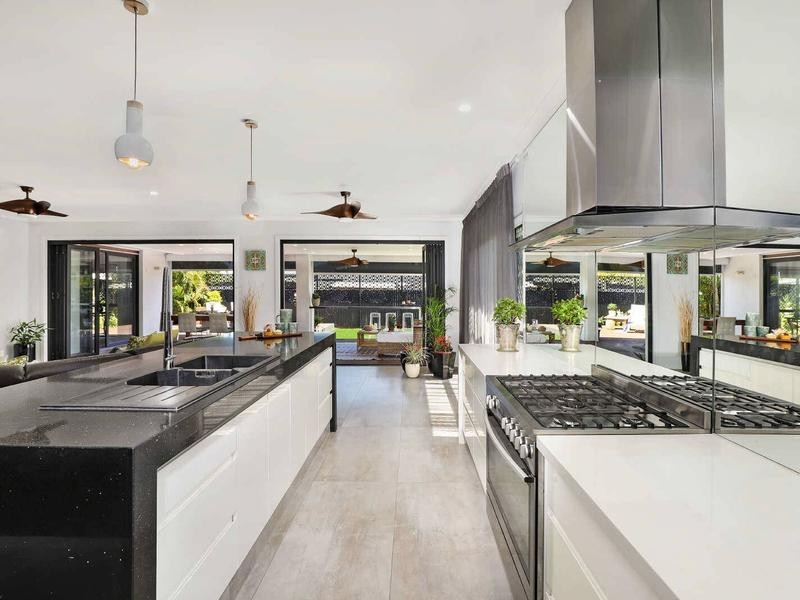 3 Ludwig Court, Pelican Waters QLD 4551