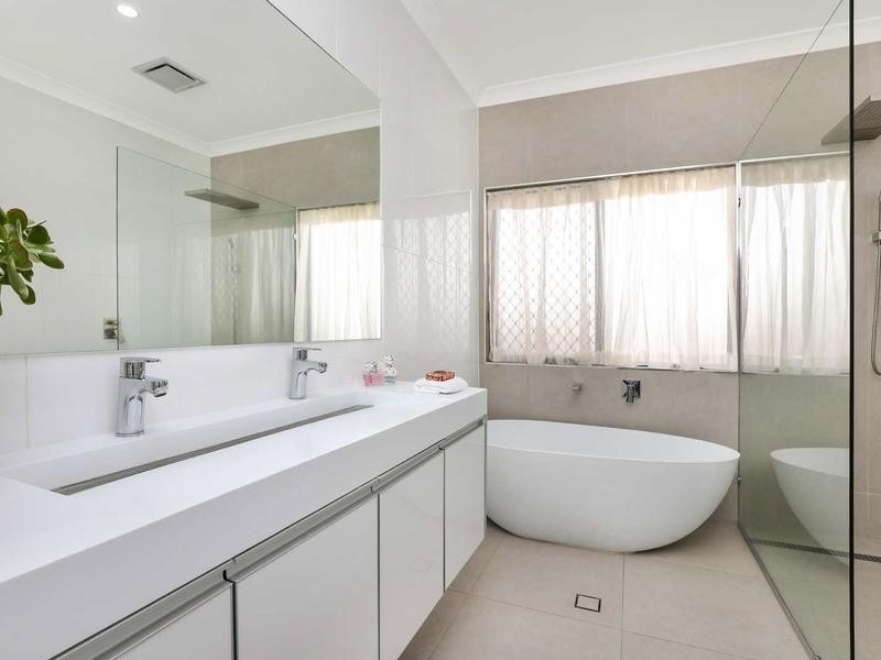 3 Ludwig Court, Pelican Waters QLD 4551