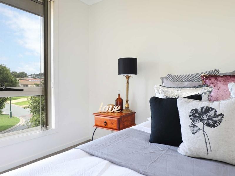 6 Pebbly Creek Crescent, Little Mountain QLD 4551
