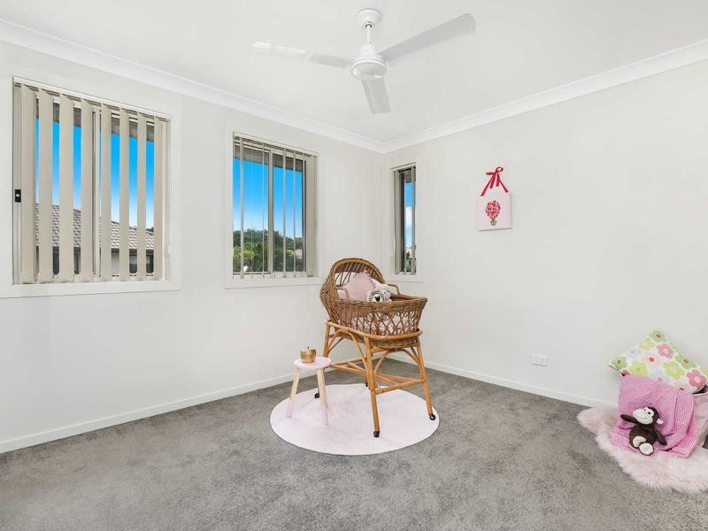 6 Pebbly Creek Crescent, Little Mountain QLD 4551