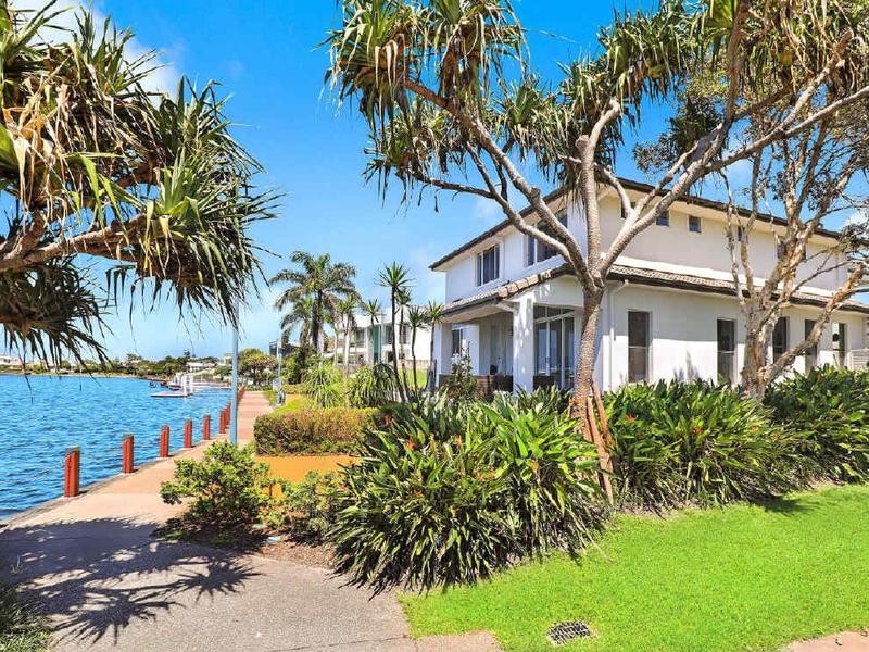 18 Seychelles Place, Kawana Island QLD 4575