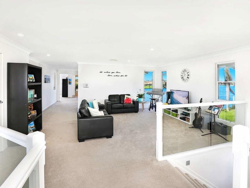 18 Seychelles Place, Kawana Island QLD 4575