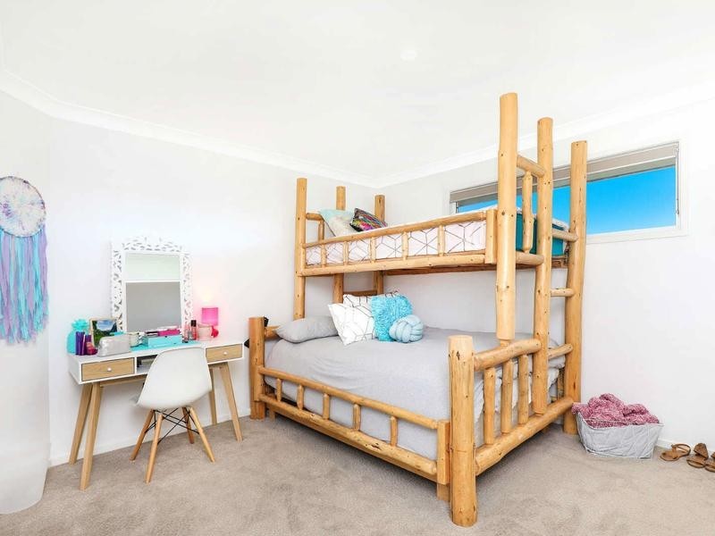 18 Seychelles Place, Kawana Island QLD 4575