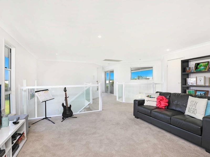 18 Seychelles Place, Kawana Island QLD 4575