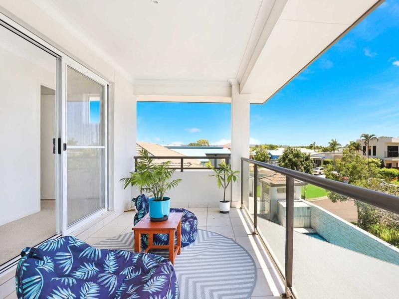 18 Seychelles Place, Kawana Island QLD 4575