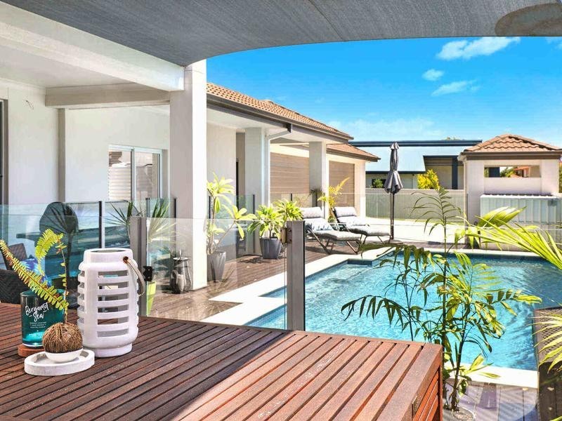 18 Seychelles Place, Kawana Island QLD 4575