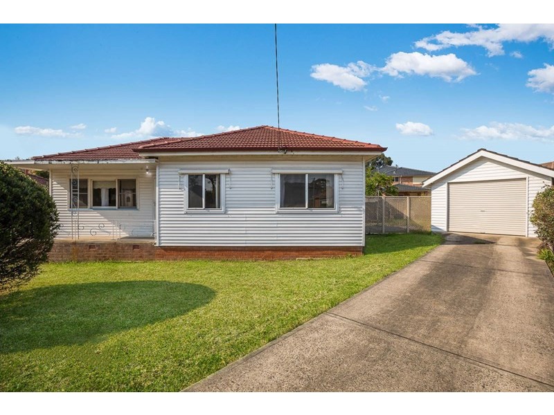 6 Thomas Clarke Street, Westmead NSW 2145