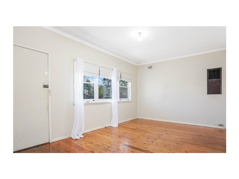 6 Thomas Clarke Street, Westmead NSW 2145