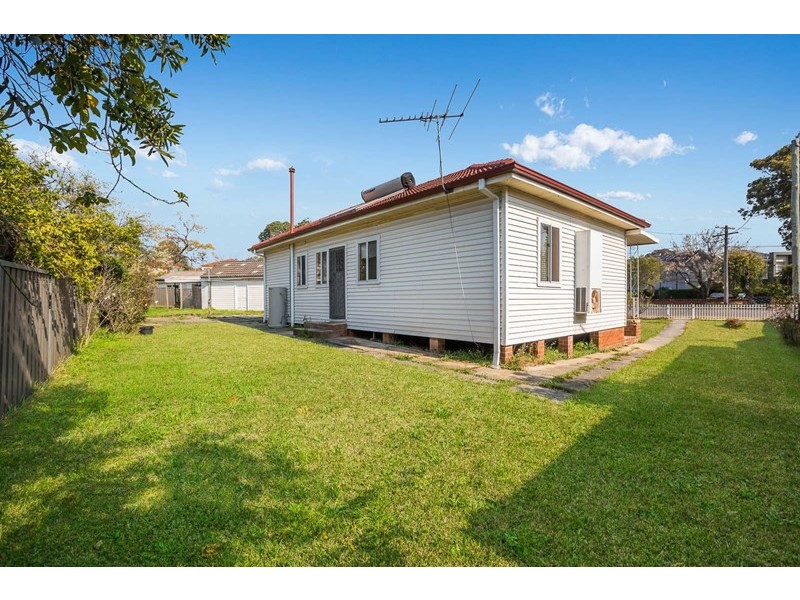 6 Thomas Clarke Street, Westmead NSW 2145