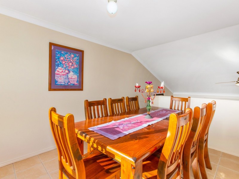 17 MOUNT ERNEST CRESCENT, Murwillumbah NSW 2484