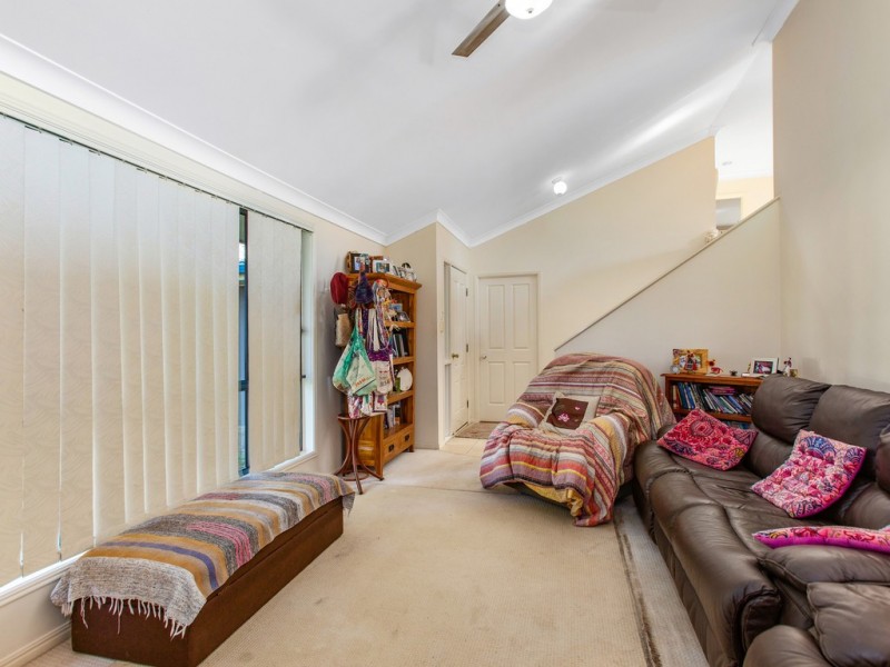 17 MOUNT ERNEST CRESCENT, Murwillumbah NSW 2484