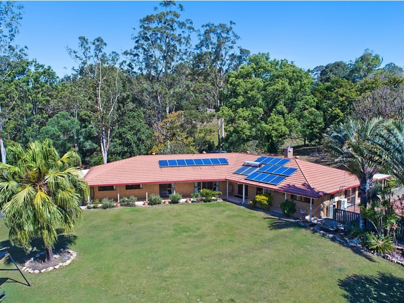 8 HARRYS ROAD, Crystal Creek NSW 2484