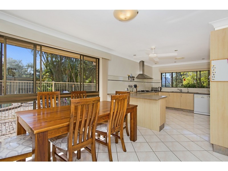 8 HARRYS ROAD, Crystal Creek NSW 2484
