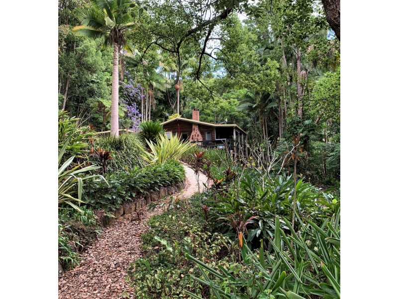 12 Sunrise Place, Uki NSW 2484