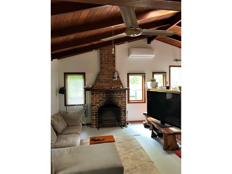 12 Sunrise Place, Uki NSW 2484