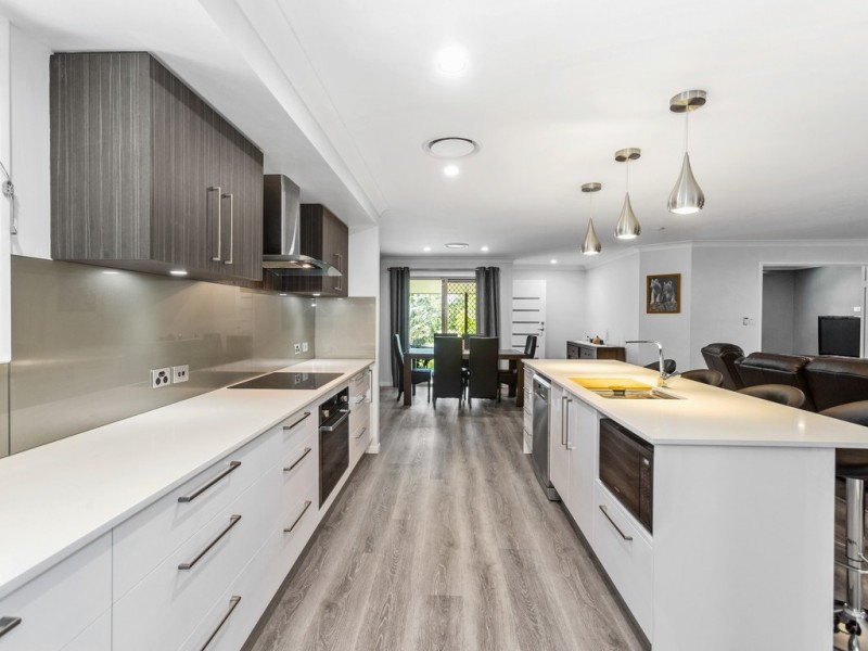 5 EAGLE PLACE, Dunbible NSW 2484