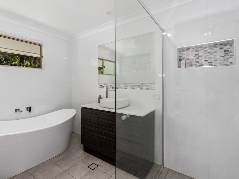 5 EAGLE PLACE, Dunbible NSW 2484