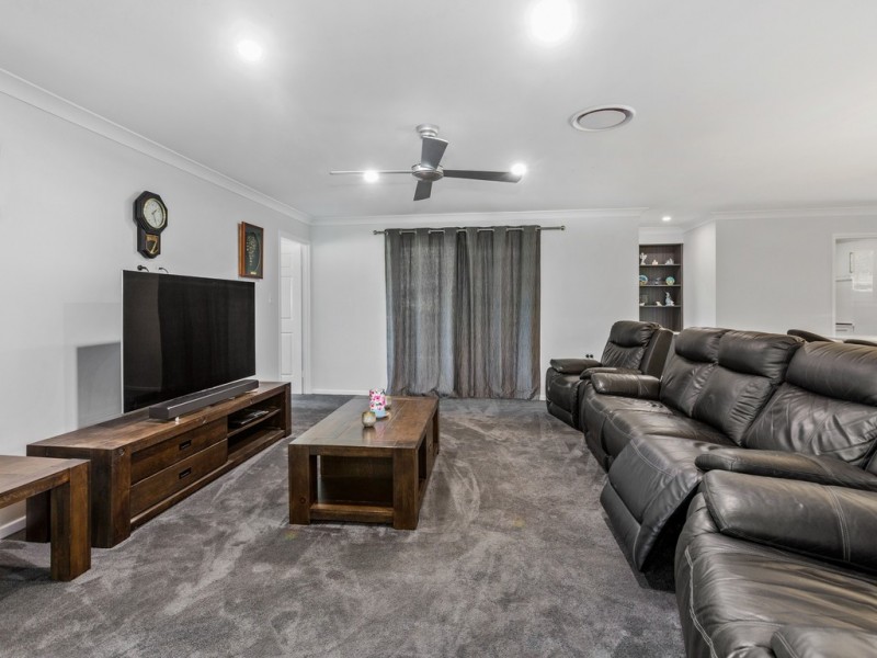 5 EAGLE PLACE, Dunbible NSW 2484