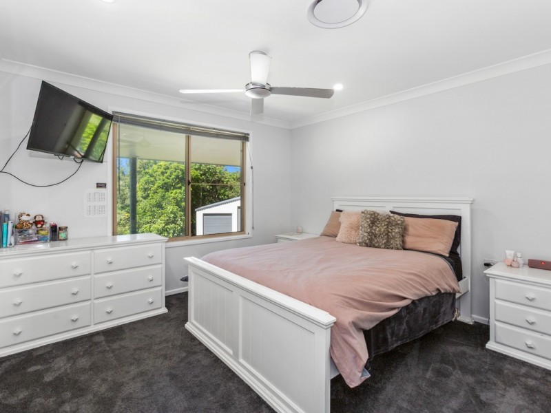 5 EAGLE PLACE, Dunbible NSW 2484