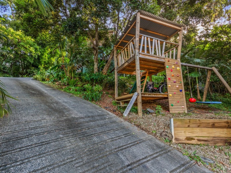 3 GIRA PLACE, Ocean Shores NSW 2483