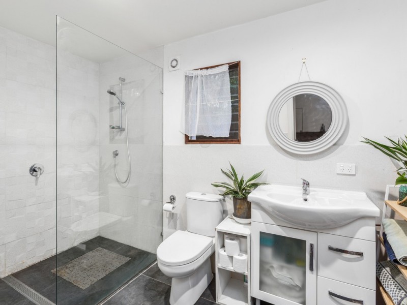 3 GIRA PLACE, Ocean Shores NSW 2483