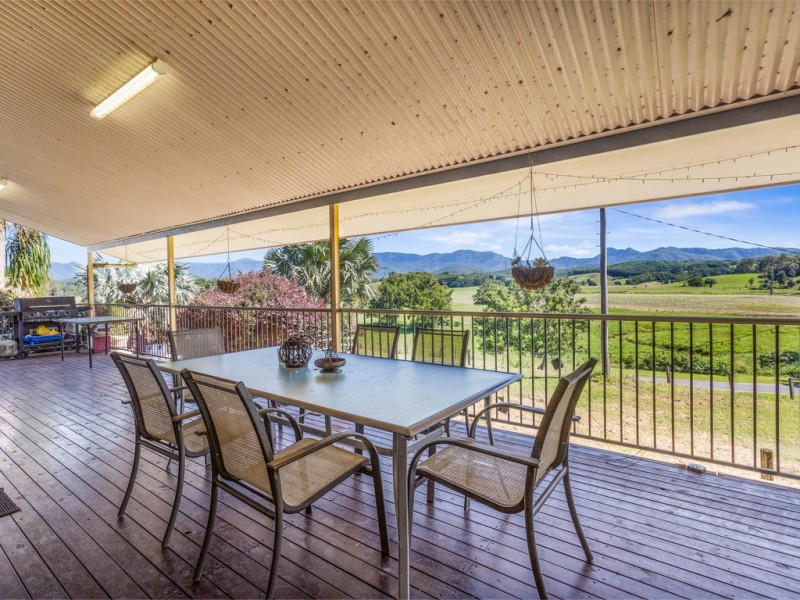 6 Blackwoods Road, Nobbys Creek NSW 2484