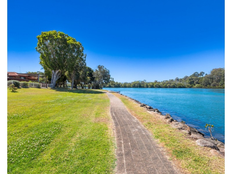 1/113 Sunset Boulevard, Tweed Heads West NSW 2485