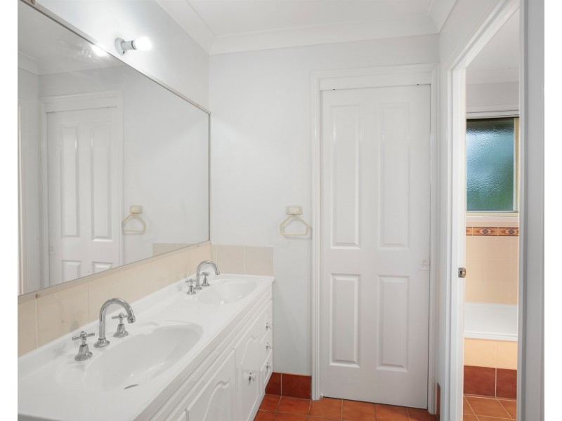 11 RIVEROAK DRIVE, Murwillumbah NSW 2484